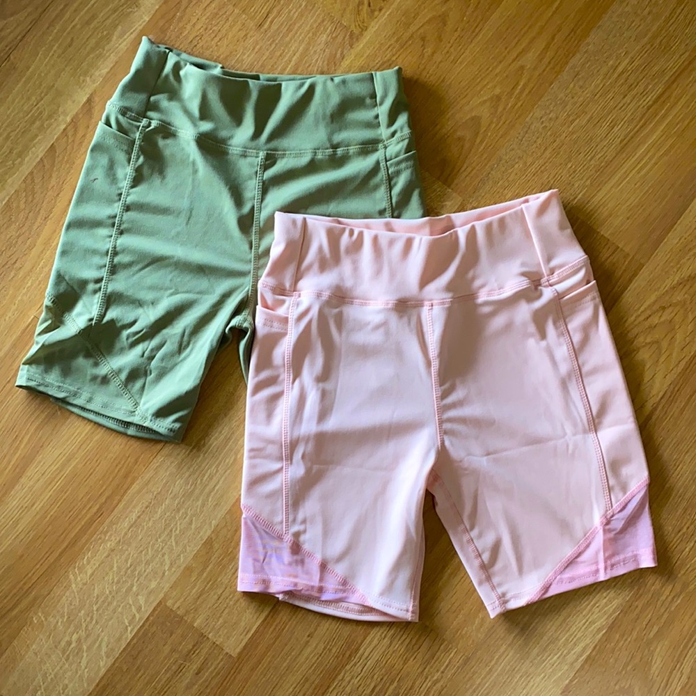 NEW Short Leggings